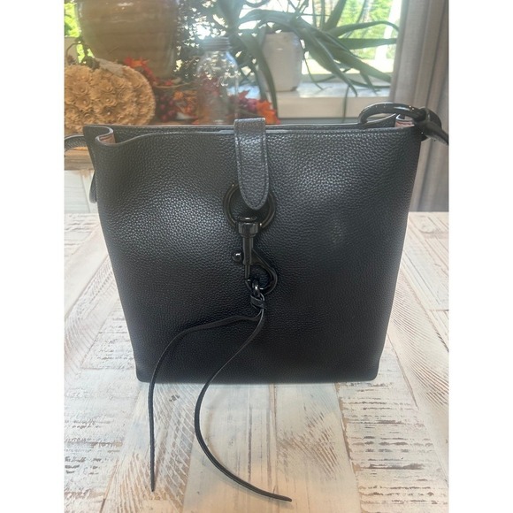 Rebecca Minkoff Black Pebbled Leather Bucket‎ Bag Convertible Crossbody Strap - Picture 2 of 8
